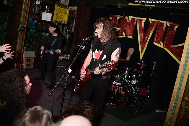[anvil on May 12, 2016 at Ralph's (Worcester, MA)]