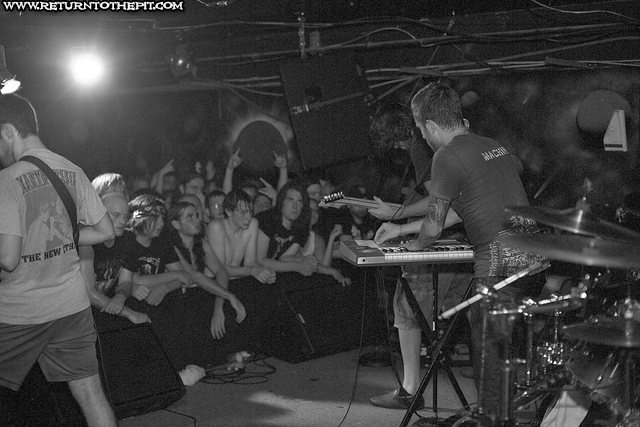 [between the buried and me on Aug 3, 2007 at the Station (Portland, ME)]