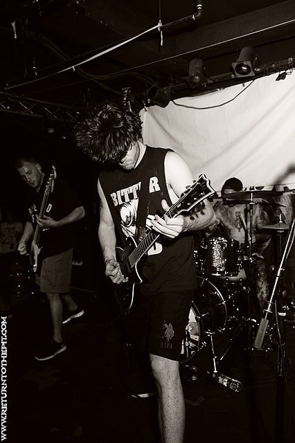 [bitter end on Aug 11, 2011 at Great Scott's (Allston, MA)]