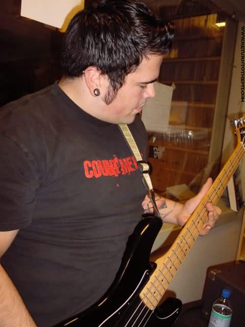 [Break it up on Apr 23, 2002 at Live in the WUNH studios (Durham, NH)]