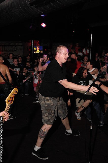 [breakdown on May 9, 2009 at Club Hell (Providence, RI)]