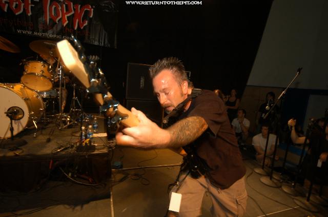 [burnt by the sun on Jul 23, 2004 at Hellfest - Hot Topic Stage (Elizabeth, NJ)]