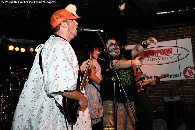 [composted on Oct 19, 2008 at Dover Brick House (Dover, NH)]