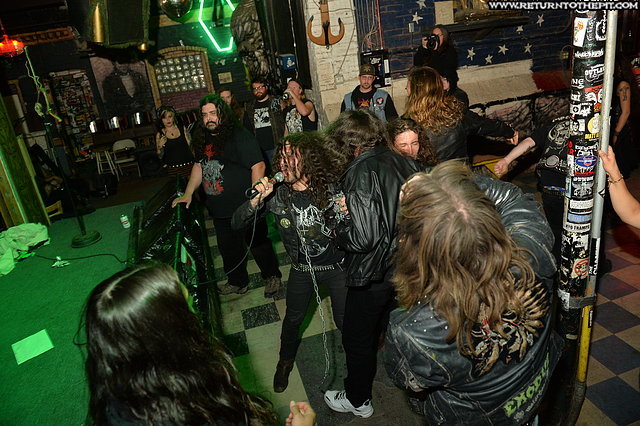 [crypter on Oct 15, 2015 at Ralph's (Worcester, MA)]