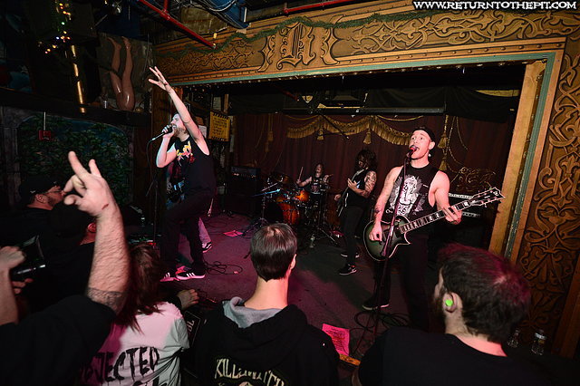 [death ray vision on Jan 18, 2019 at Ralph's (Worcester, MA)]