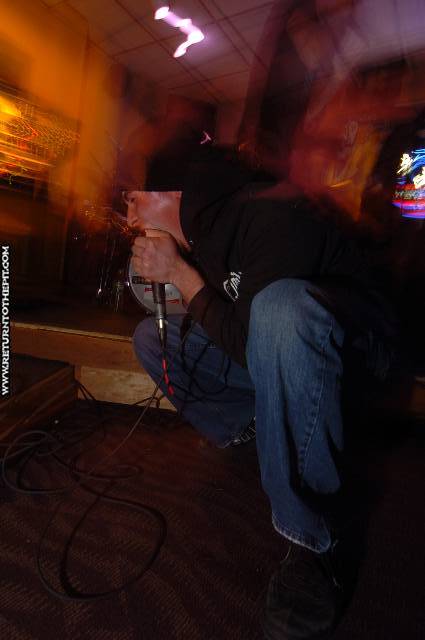 [dour cursiva on Feb 24, 2006 at Dee Dee's Lounge (Quincy, Ma)]