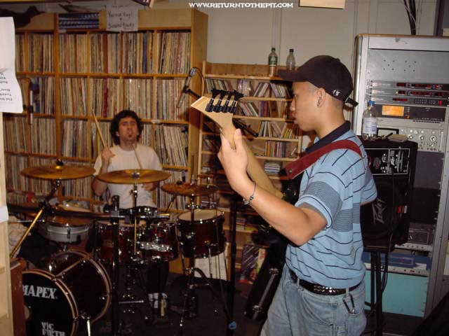 [eyes like autumn on Jun 11, 2002 at Live in the WUNH studios (Durham, NH)]