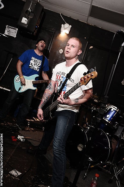 [the fake boys on Dec 6, 2009 at Anchors Up (Haverhill, MA)]