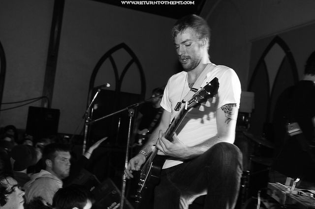 [four year strong on Dec 28, 2006 at QVCC (Worcester, MA)]