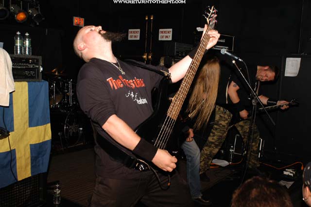 [grave on May 29, 2003 at The Palladium (Worcester, MA)]