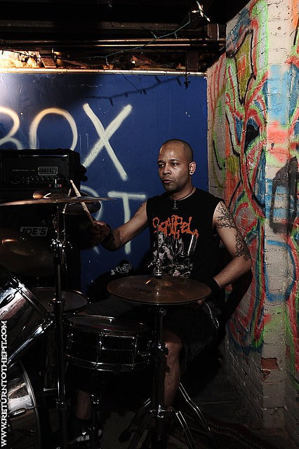 [grue on Apr 3, 2012 at Box Fort (Allston, MA)]