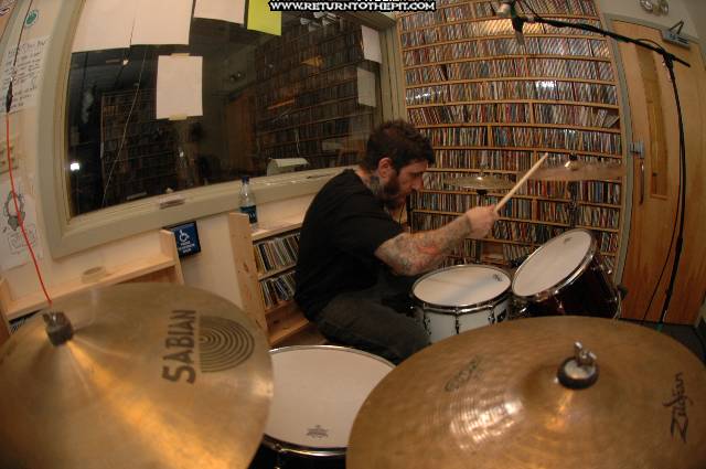 [hellblock6 on Nov 14, 2005 at Live in the WUNH Studios (Durham, NH)]