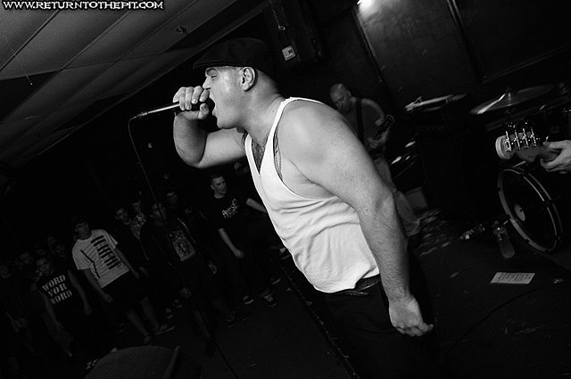 [ignorance on Dec 27, 2008 at Anchors Up (Haverhill, MA)]