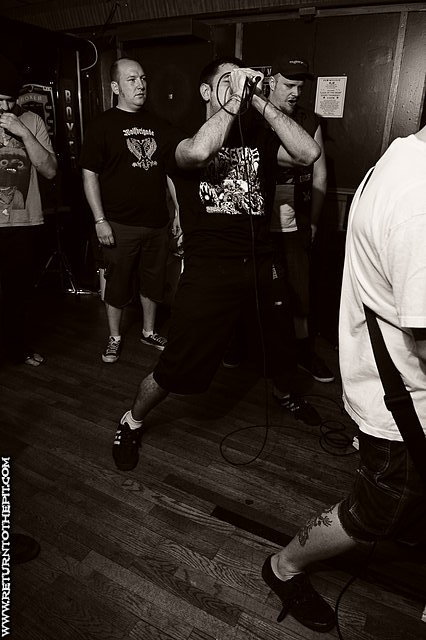 [in the shit on Jun 26, 2010 at Champions Cafe (Everett, MA)]