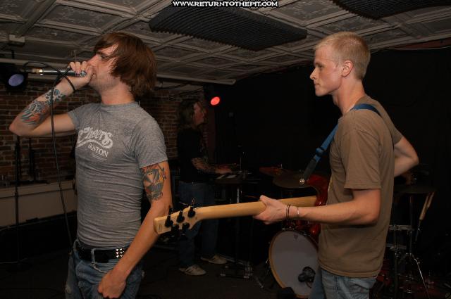 [mercury switch on Oct 6, 2004 at Muddy River Smokehouse (Portsmouth, NH)]