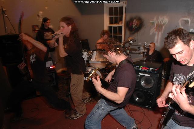 [mucopus on Dec 5, 2004 at Aviary (Dover, NH)]