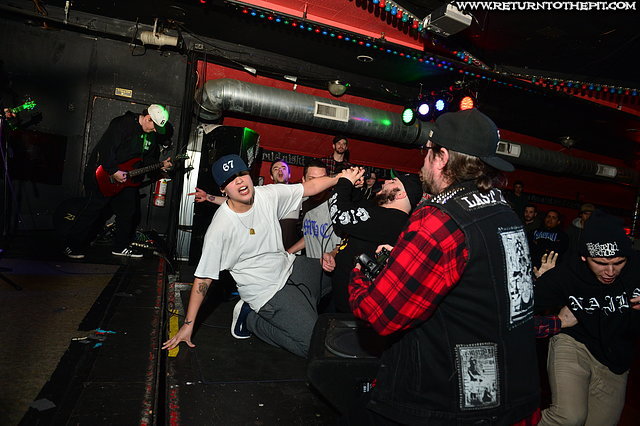 [no way out on Dec 28, 2014 at The Raven (Worcester, MA)]