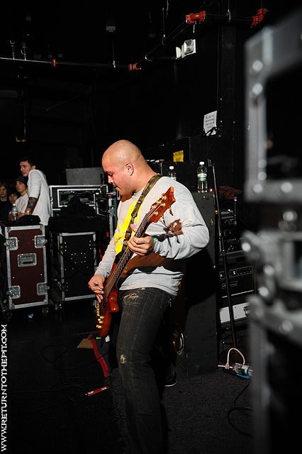 [on broken wings on Dec 10, 2008 at the Palladium (Worcester, MA)]
