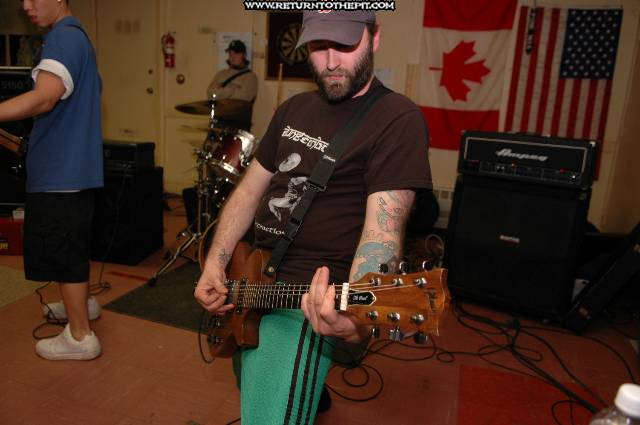 [over the top on Mar 6, 2005 at le Club Voltigeur (Biddeford, ME)]