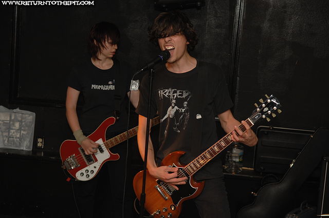 [pechblende on Aug 9, 2007 at Welfare Records (Haverhill, MA)]