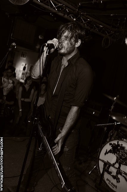 [planes mistaken for stars on Aug 7, 2012 at Great Scott's (Allston, MA)]