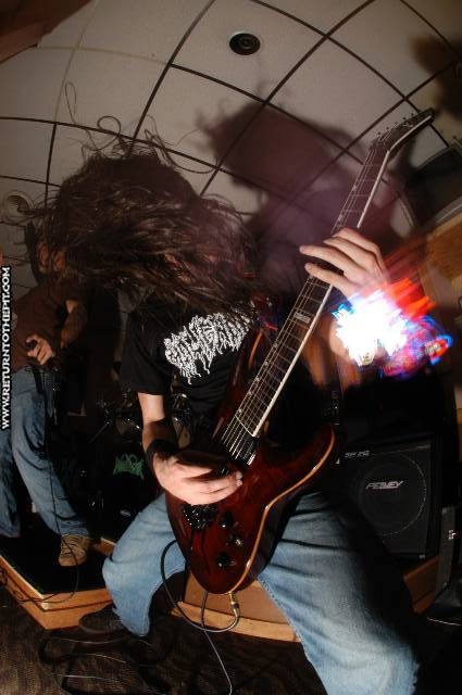 [porphyria on Jun 17, 2005 at Dee Dee's Lounge (Quincy, Ma)]