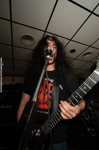 [random acts of violence on Apr 2, 2005 at Dee Dee's Lounge (Quincy, Ma)]