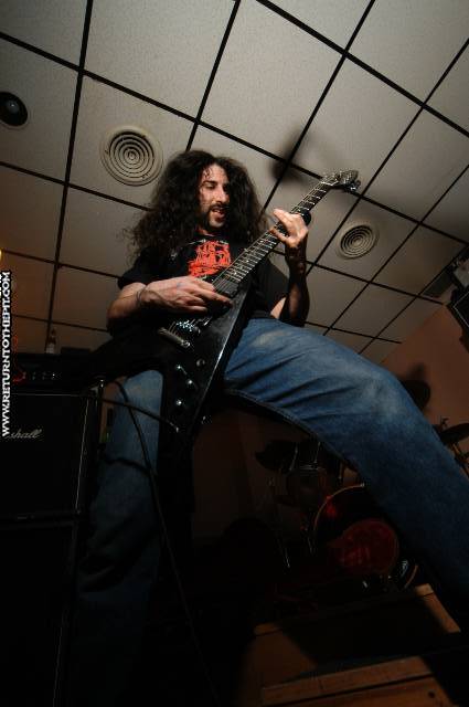 [random acts of violence on Apr 2, 2005 at Dee Dee's Lounge (Quincy, Ma)]