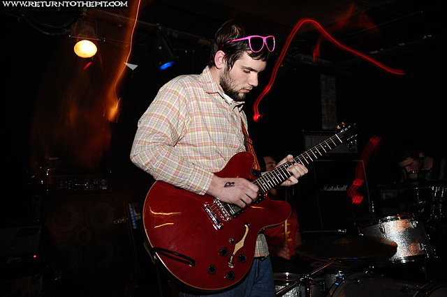 [red friends on Nov 2, 2008 at Great Scott's (Allston, MA)]