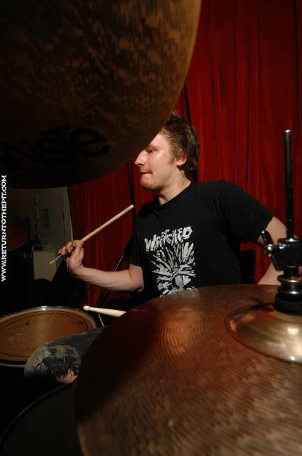 [riistetyt on Mar 16, 2005 at AS220 (Providence, RI)]