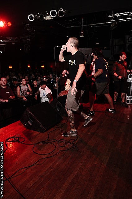 [rotting out on Sep 20, 2009 at Club Lido (Revere, MA)]