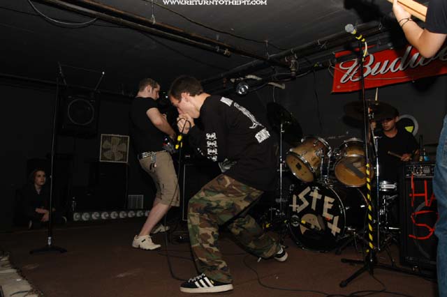 [shading the end on Jun 29, 2003 at the Bombshelter (Manchester, NH)]