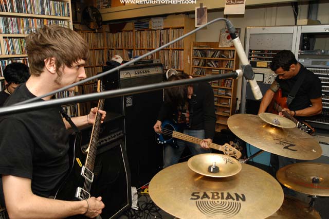[shallows and flats on Jul 1, 2003 at Live in the WUNH studios (Durham, NH)]