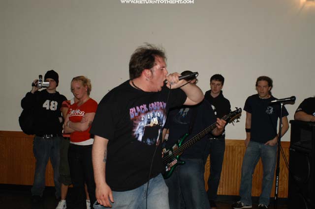 [shattered realm on Apr 5, 2003 at VFW (Reading, Ma)]