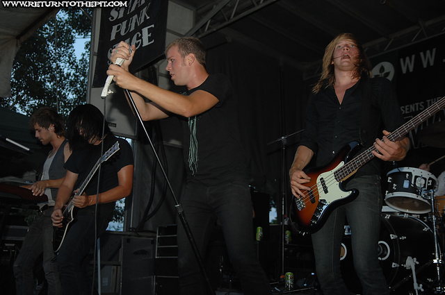 [still remains on Aug 12, 2007 at Parc Jean-drapeau - Smart Punk Stage (Montreal, QC)]