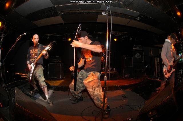 [target remains on Nov 19, 2005 at Club 125 - second stage(Bradford, Ma)]