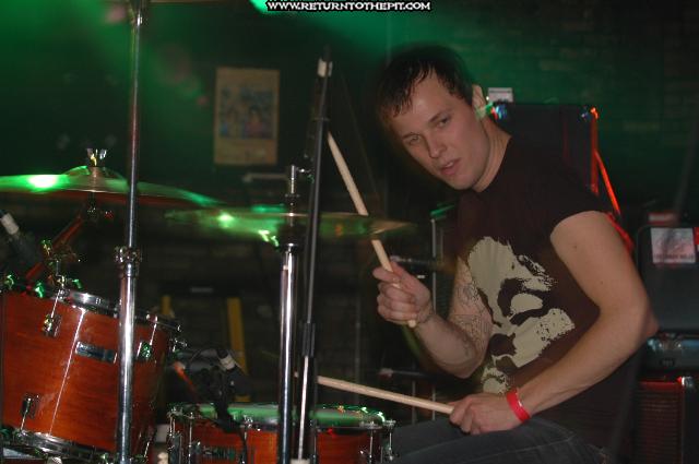[disappearer on Dec 18, 2004 at the Living Room (Providence, RI)]