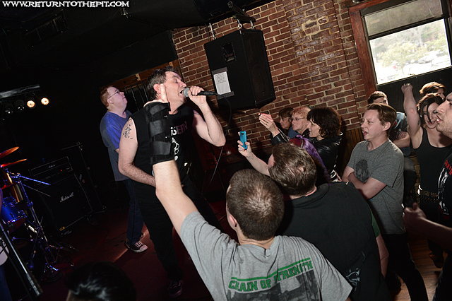 [the jabbers on May 10, 2014 at Dover Brickhouse (Dover, NH)]