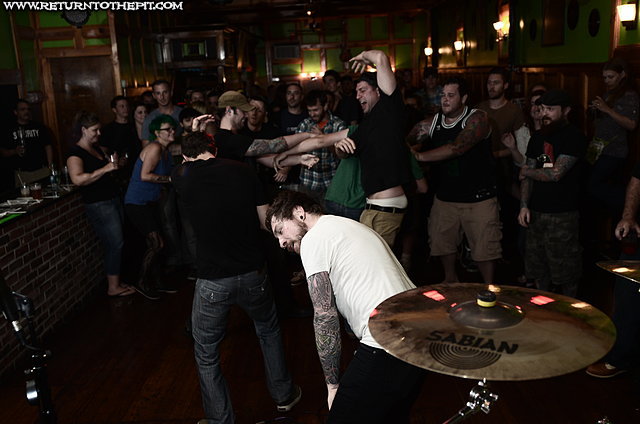 [the network on Jun 10, 2011 at The Limelight Lounge (Haverhill, MA)]