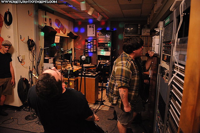 [the tin thistles on Sep 6, 2011 at WUNH Studios (Durham, NH)]