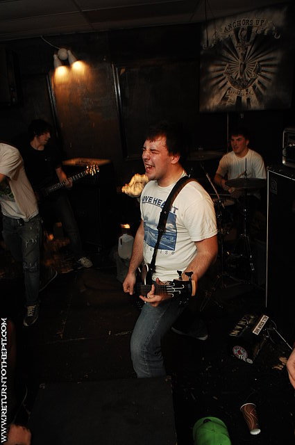 [think again on Dec 26, 2008 at Anchors Up (Havrhill, MA)]