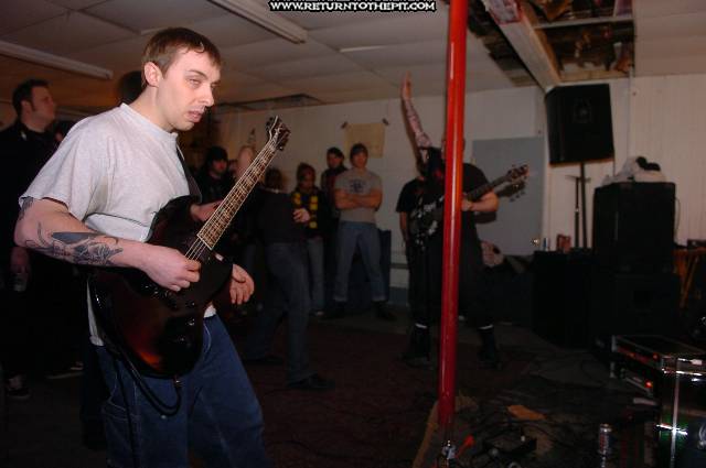[throwing shrapnel on Feb 8, 2006 at the Grow Room (Providence, RI)]