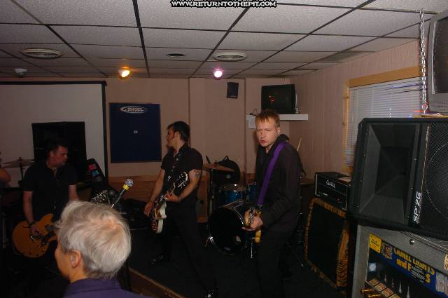 [goldblade on Oct 18, 2005 at Dee Dee's Lounge (Quincy, Ma)]