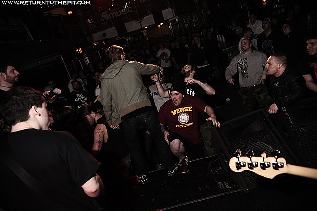 [trapped under ice on Apr 18, 2009 at the Palladium - Secondstage (Worcester, MA)]