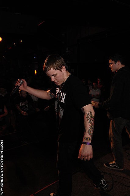 [trapped under ice on Apr 18, 2009 at the Palladium - Secondstage (Worcester, MA)]