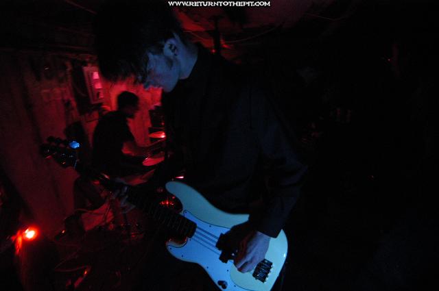 [turn pale on Apr 2, 2004 at the Dirty Basement (Dover, NH)]